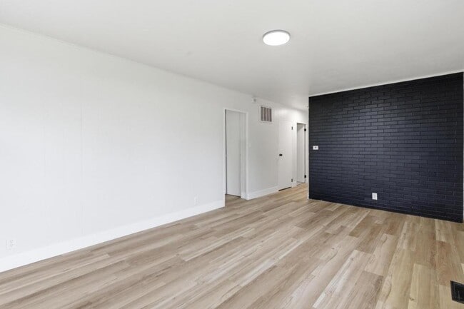 Building Photo - 4370 Saylor St