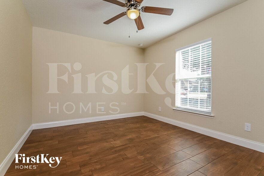 Building Photo - 201 Madalyn Ct