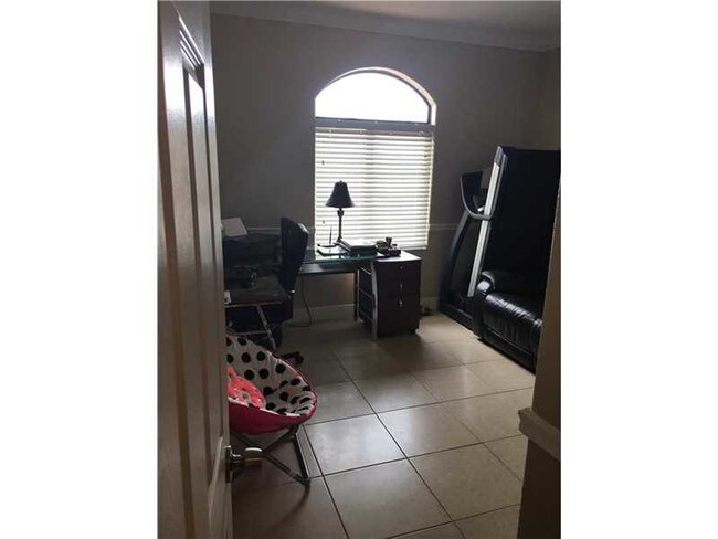 Building Photo - 7748 NW 200th Ln