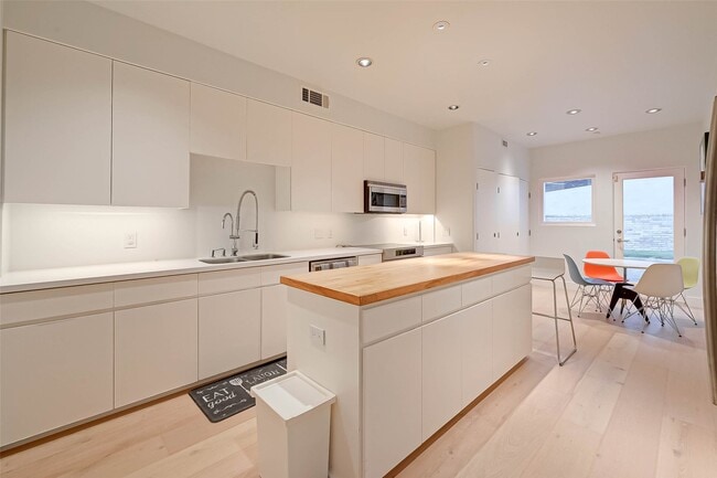 Building Photo - 39 River Hollow Ln