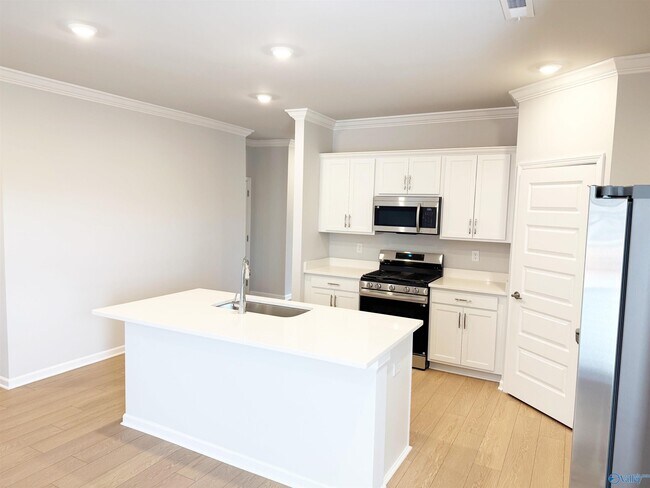 Building Photo - 217 Stockyard Cir