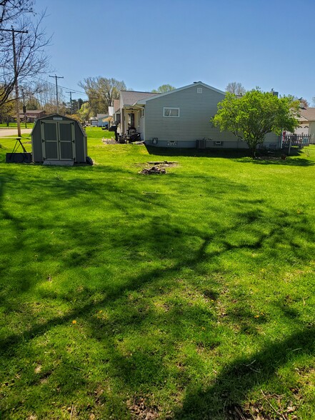 Building Photo - 3206 Highland Rd