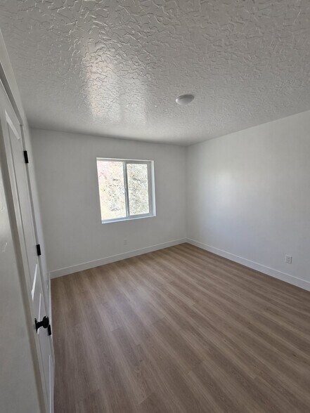 Building Photo - 1589 S White Sage Dr