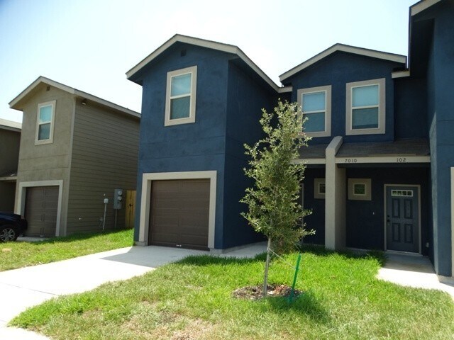Building Photo - 7010 Lakeview Dr.