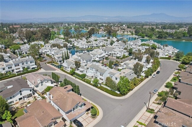 Building Photo - 15 Waterway