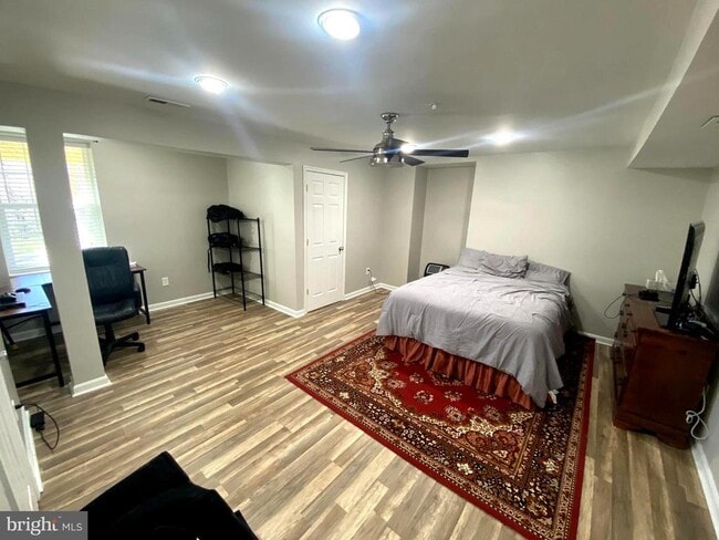 Building Photo - 2716 Lake Forest Dr