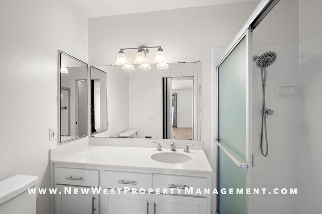 Building Photo - Lovely Marina District 2-bedroom at Park R...