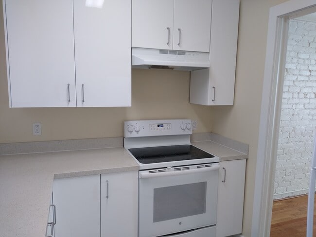 kitchen - 947 Geary St