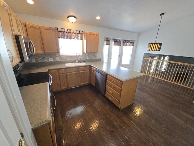 Building Photo - 1361 N 325 E