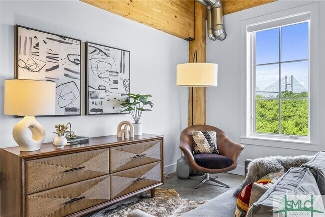 Building Photo - 111 Ann St