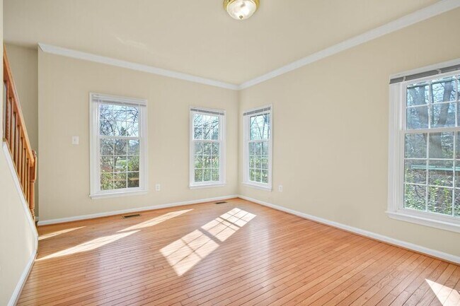 Building Photo - 655 Lancaster St