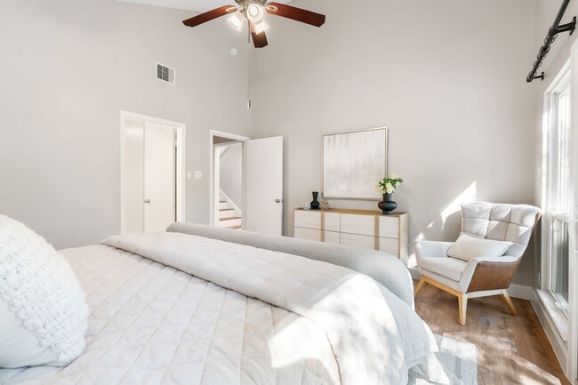 Building Photo - 1936 Foxtail Pl