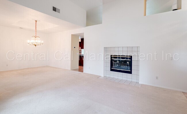 Building Photo - 4 Bedroom/2.5 Bath Home with Paid Solar an...