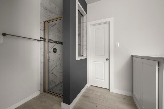 Building Photo - 16826 Beechwood Forest Way