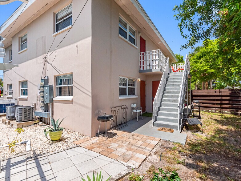 Building Photo - 311 Avanda Ct