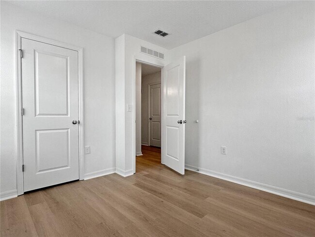 Building Photo - 959 Grandin St