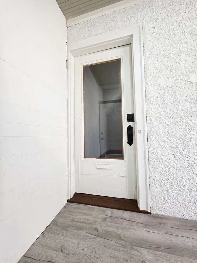 Building Photo - 414 N 33rd Ave