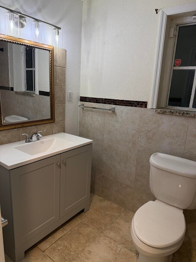 Building Photo - 192 Caroline Dr