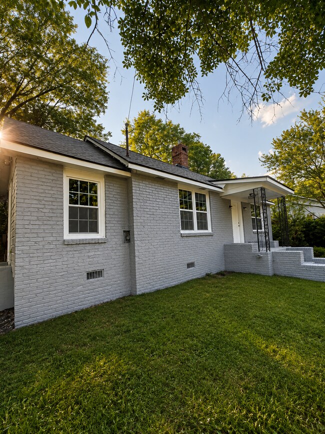 Building Photo - 1515 Burton Ave