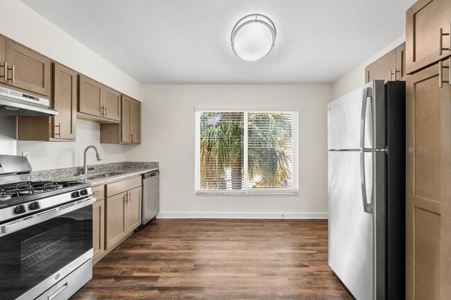 Building Photo - Brookside Crossing