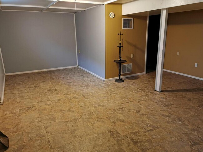 Building Photo - 308 Lakeside Dr, Ballwin, MO 63021