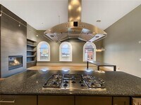 Building Photo - 300 Wall St