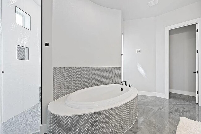 Building Photo - 1102 Woodpark Ln