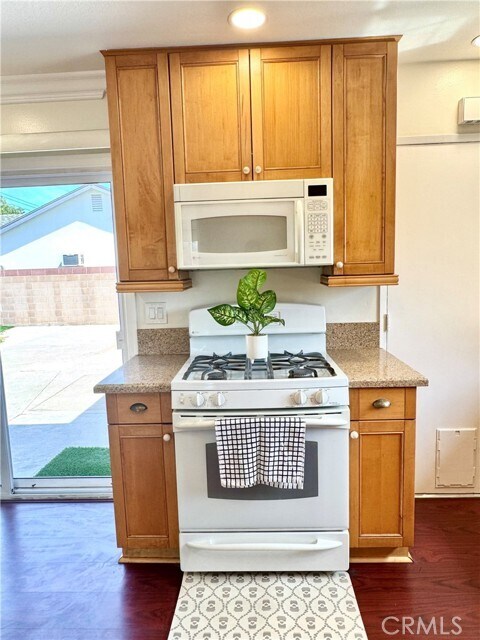 Building Photo - 15471 Salisbury Ln