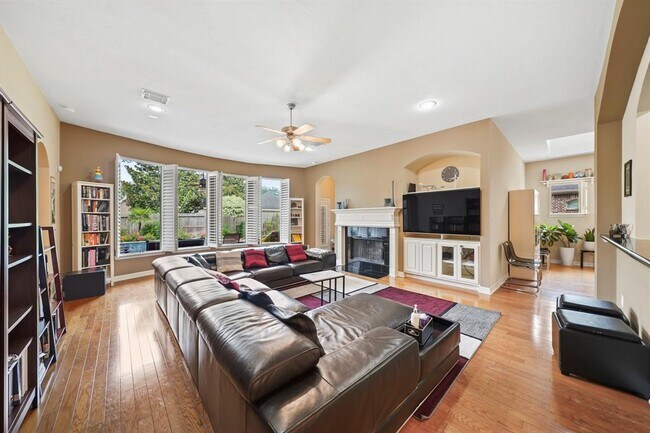 Building Photo - 3707 Quiet Falls Dr