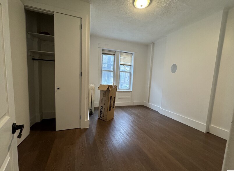 331 Baldwin Ave 3 - 322 Baldwin Ave