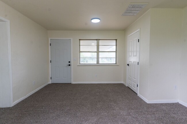 Building Photo - Moore Rent to Own Home!