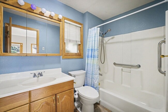 Building Photo - Charming Platte Park Bungalow Just Steps from South Pearl Street