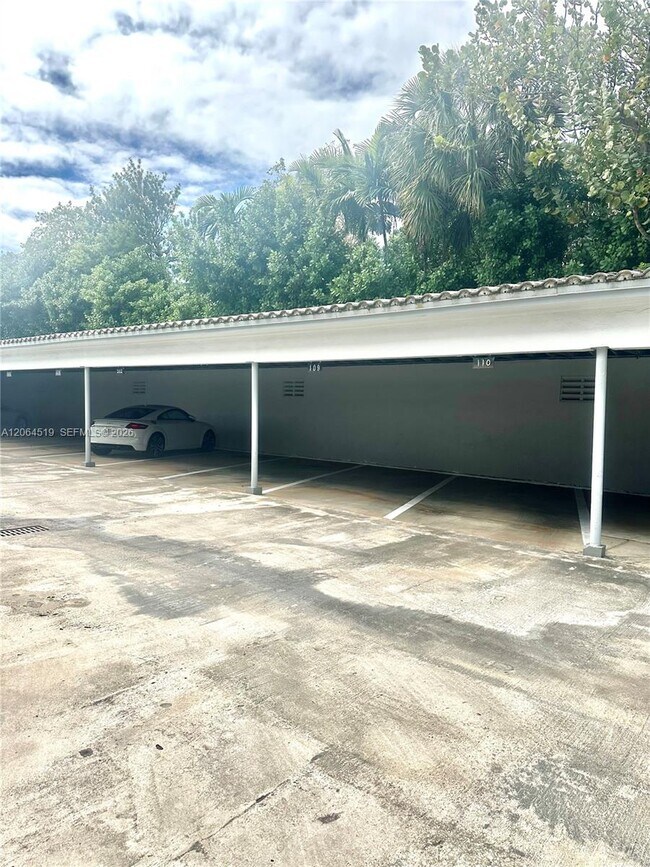 Building Photo - 10178 Collins Ave
