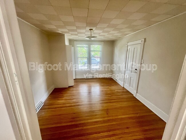 Building Photo - 806 Getchell St