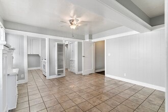 Building Photo - 736 Olive Ave
