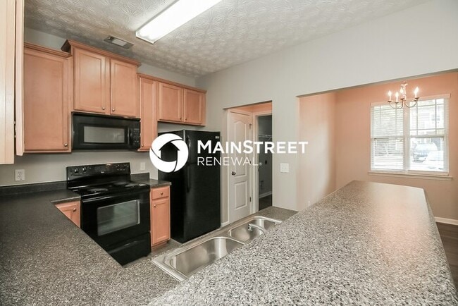 Building Photo - 3 Bedroom Pet-Friendly Home in Atlanta, GA with Main Street Renewal