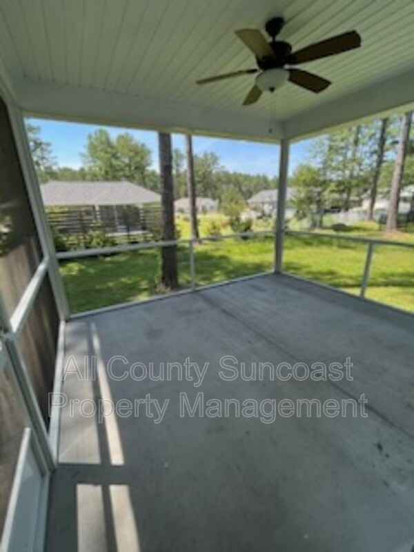 Building Photo - 1605 Willow Rd