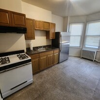 Building Photo - 651 S 13th St