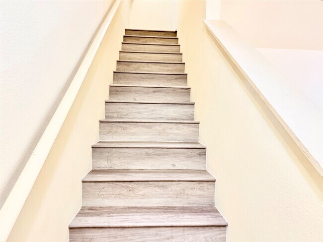 Building Photo - 10064 Emnora Ln