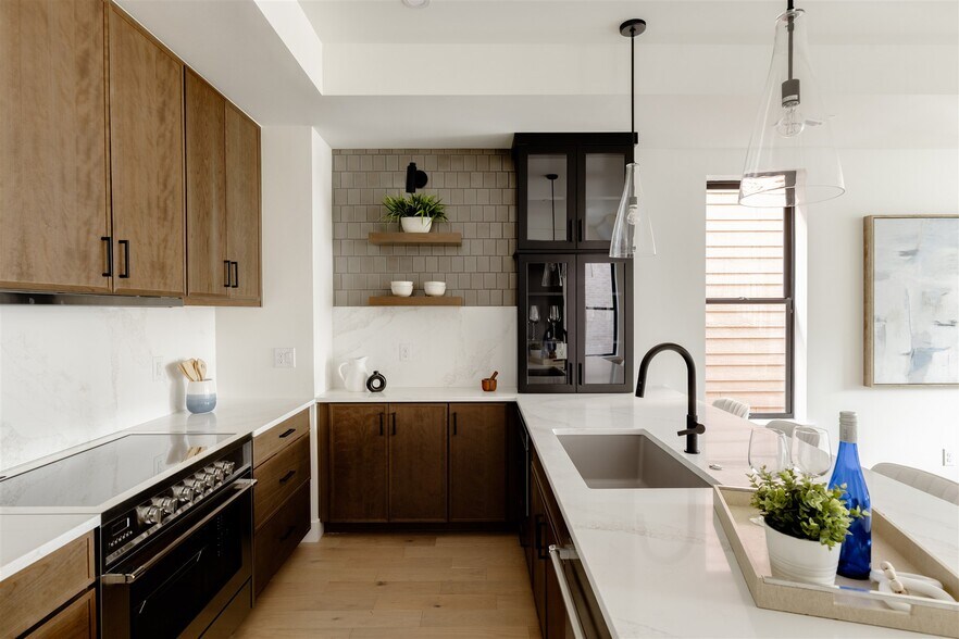 Building Photo - 1751 N Williams St