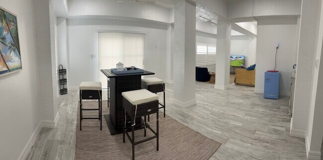 Building Photo - 130 Barefoot Cir