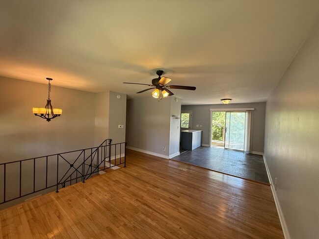 Building Photo - Bi-Level House for Rent in Ellettsville, IN