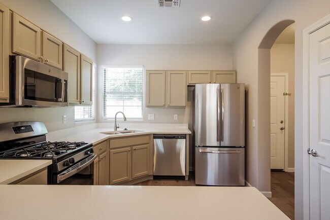 Building Photo - 2512 W Preserve Way