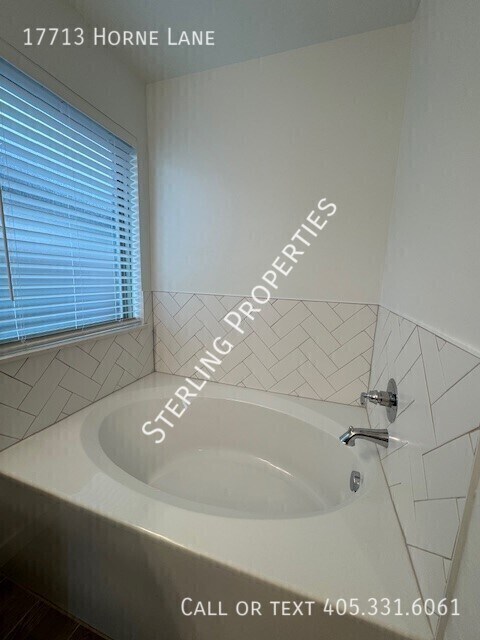 Building Photo - 17713 Horne Ln