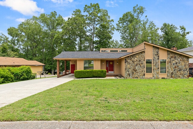 Primary Photo - 210 Hillbrook Dr