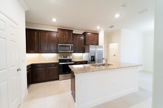 Kitchen - 2882 Saint Barts Sq