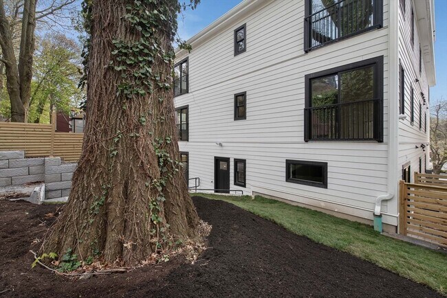 Building Photo - 72 Hyde Park Ave