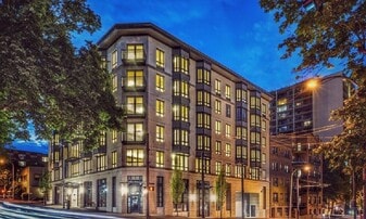 Building Photo - 11 Marché Apartments