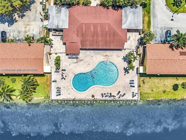 Building Photo - 2815 NE 201st Terrace