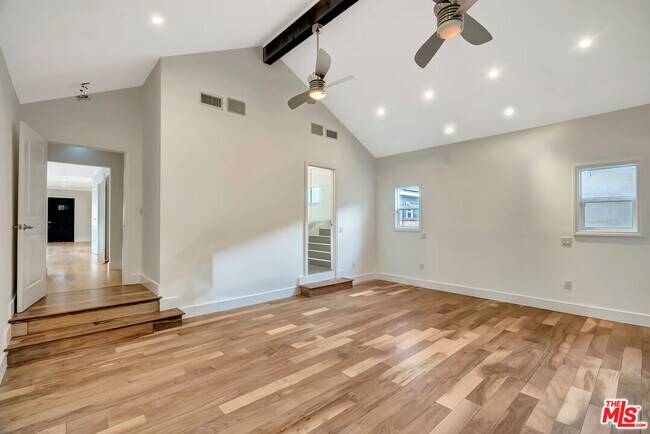 Building Photo - 12512 Hatteras St